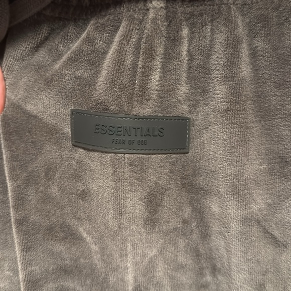 Essentials Fear of God Velour Jogger - Picture 3 of 4